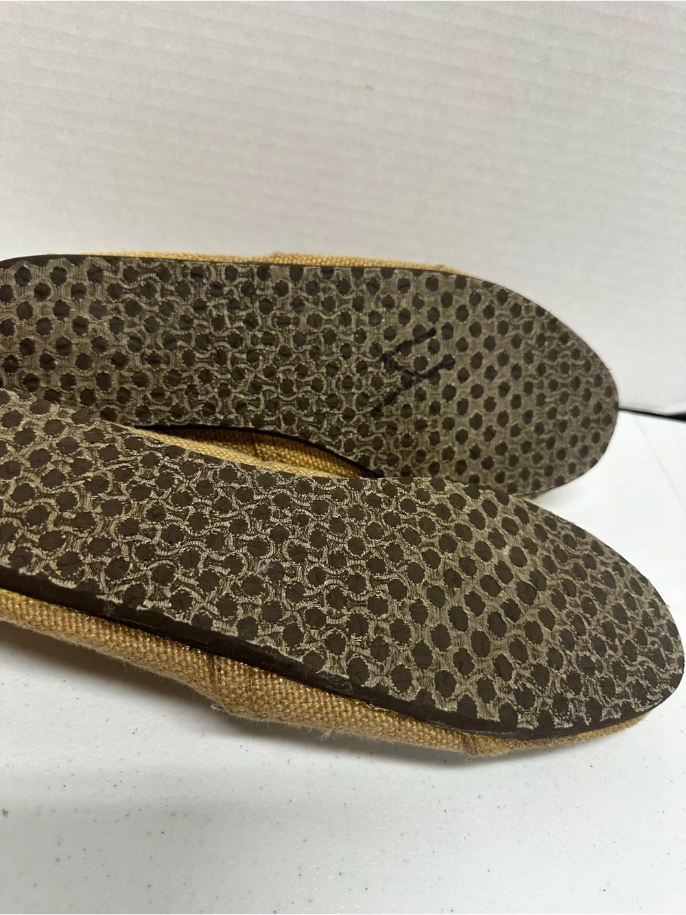 TOMS Classic Burlap Canvas Slip On Flats Plaid Lined Women’s Size 12 Tan